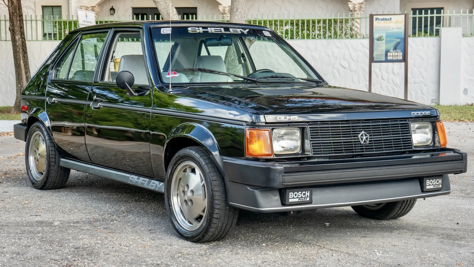 1986 Dodge Omni Shelby GLH-S：罕見的渦輪增壓熱艙口