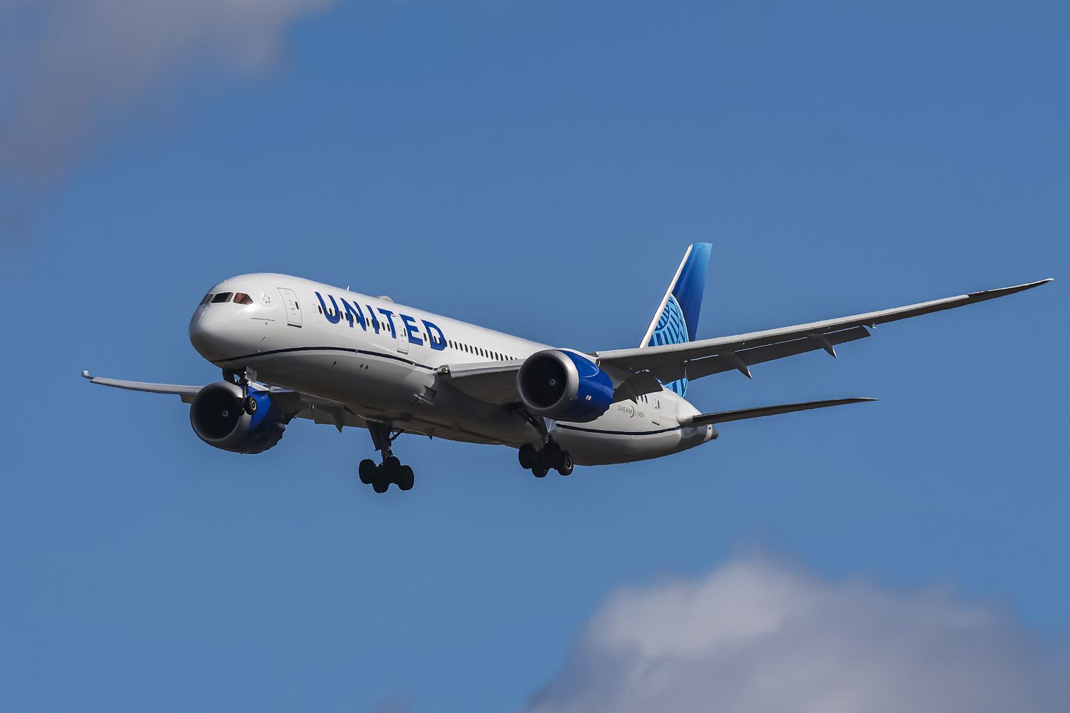 สต็อกของ United Airlines เพิ่มขึ้นเมื่อรายได้กระทบสถิติสูง