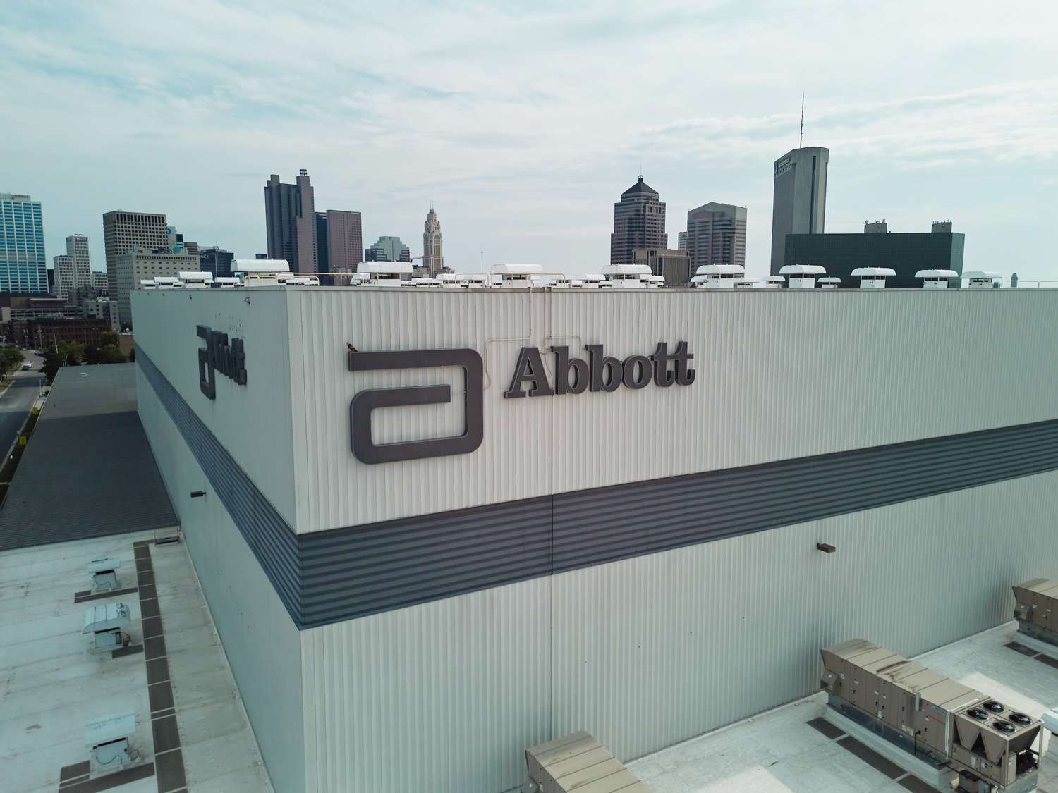 嬰兒配方製造商Abbott和Reckitt看到股票滑動，因為法官允許重審