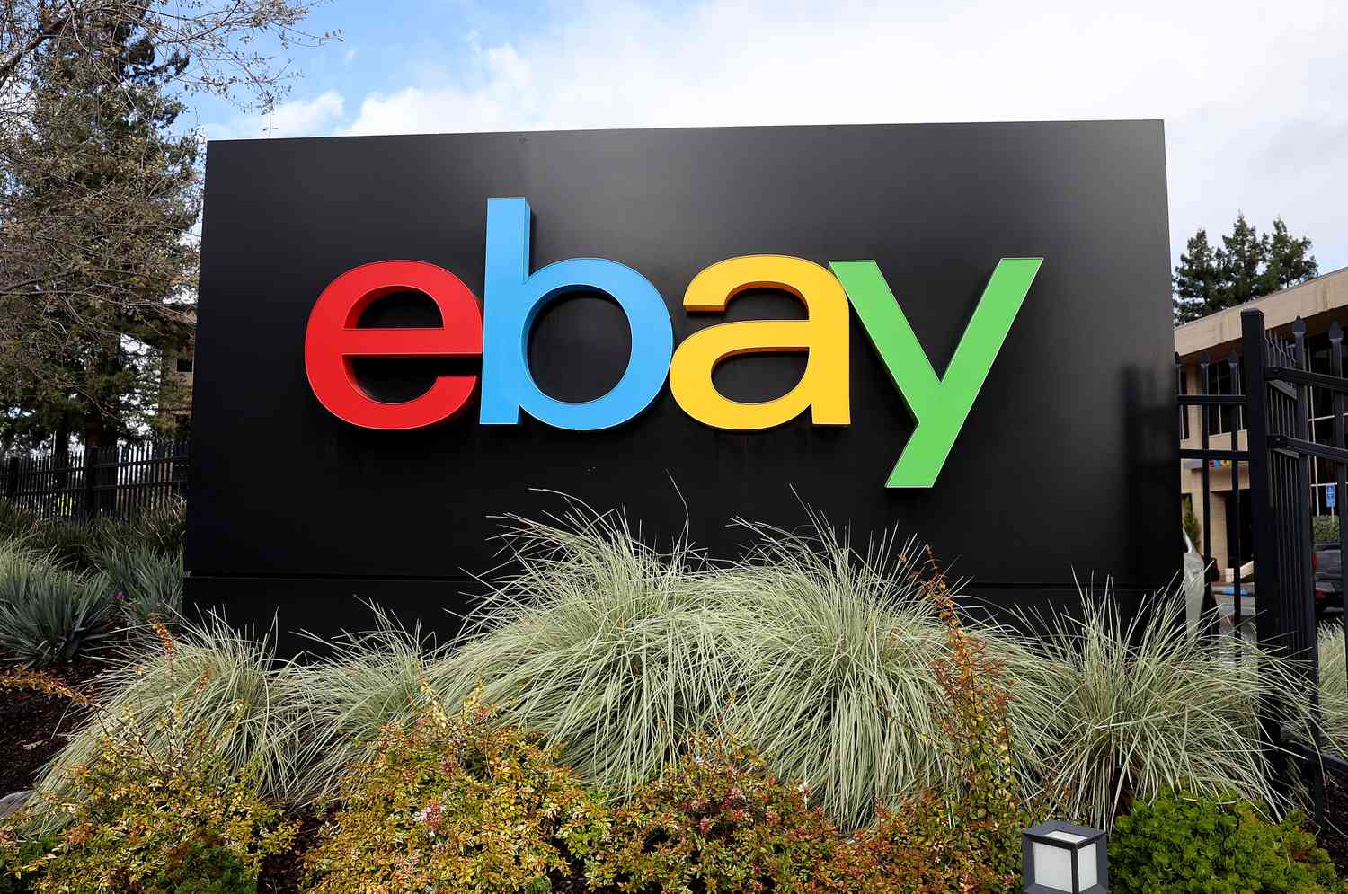 Meta 稱部分商品將在 Facebook 市場上可見後 eBay 股價上漲 10%