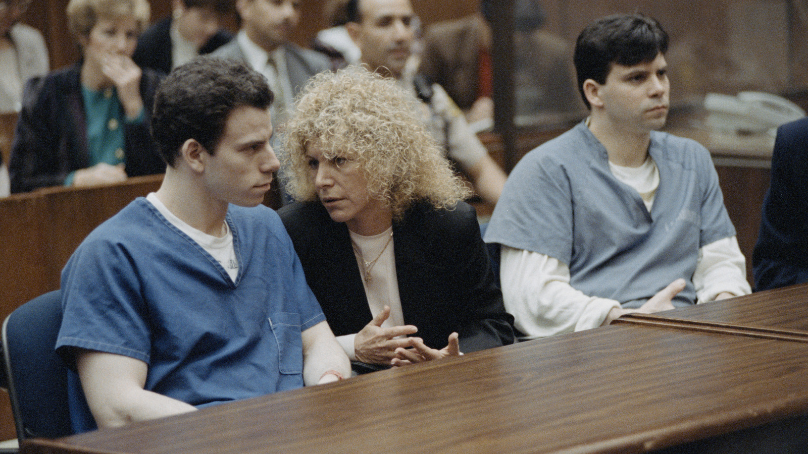 梅南德斯兄弟（Menendez Brothers）在監獄中收到的好處