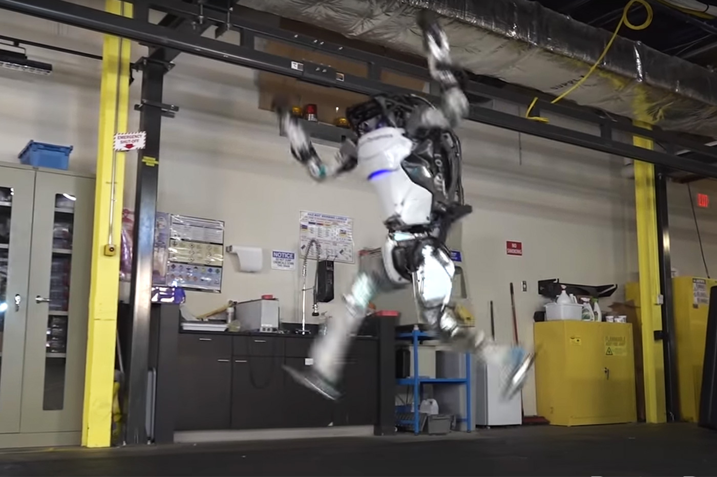 หุ่นยนต์ Boston Dynamics เต้นได้ดีกว่าคุณ