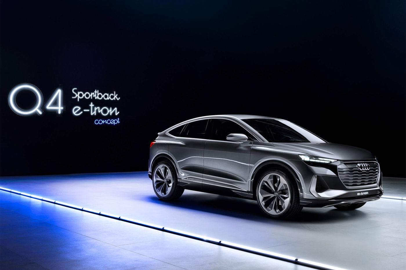 奥迪 Q4 Sportback e-tron 概念车：电动 SUV 轿跑车，预计于 2021 年推出