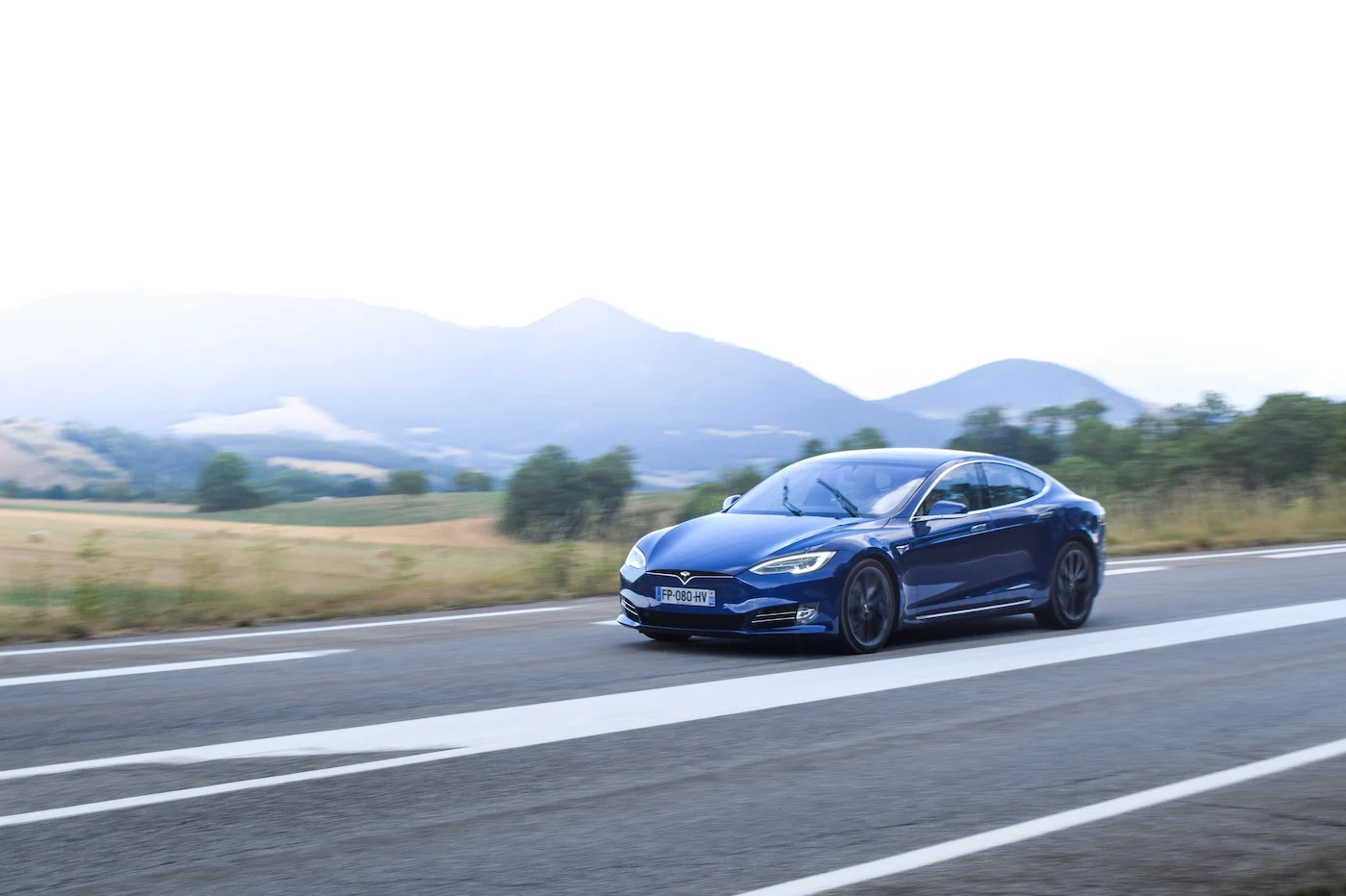 Tesla วางแผนที่จะทำให้ระบบ Autopilot เป็นประชาธิปไตยในปีหน้าอย่างไร