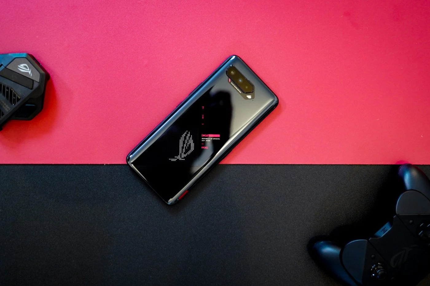 ASUS ROG Phone 5 評測：巔峰遊戲智慧型手機