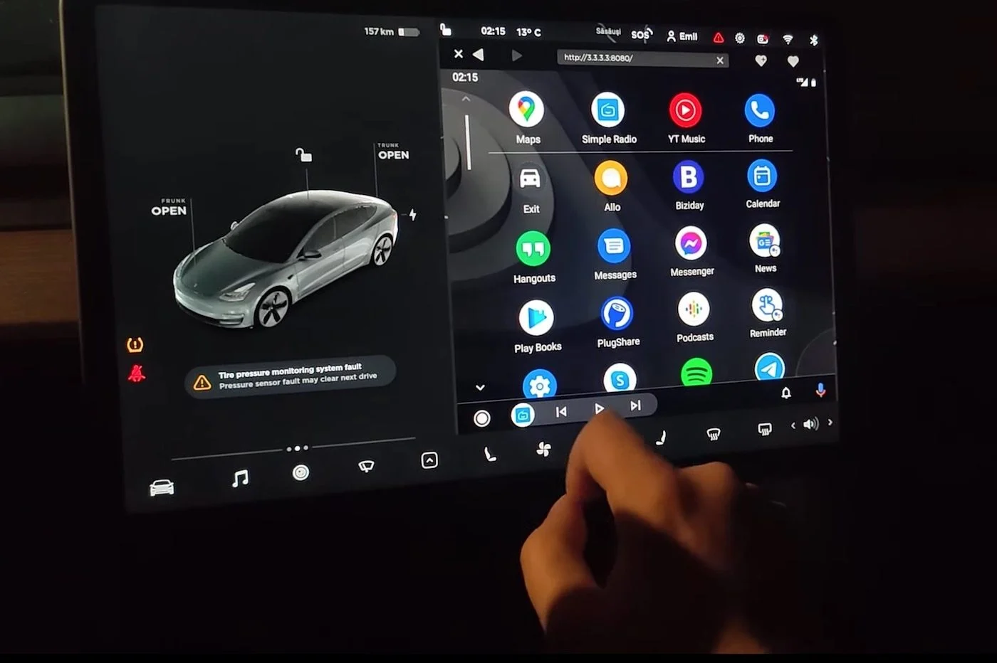 Android Auto ใช้งานได้กับ Teslas ซึ่งเป็นข้อพิสูจน์