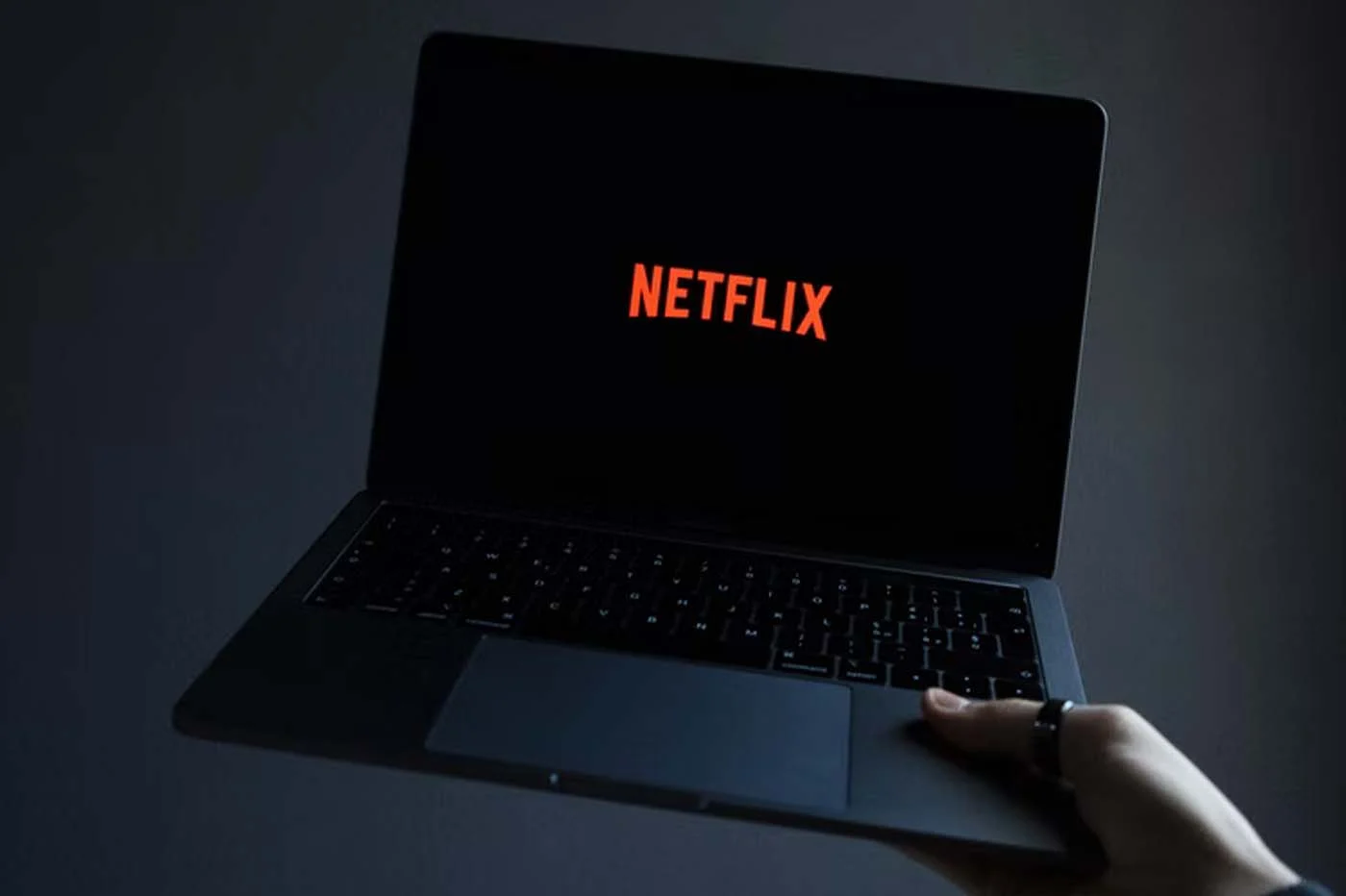 Netflix：账户共享的终结，盈利策略（目前）