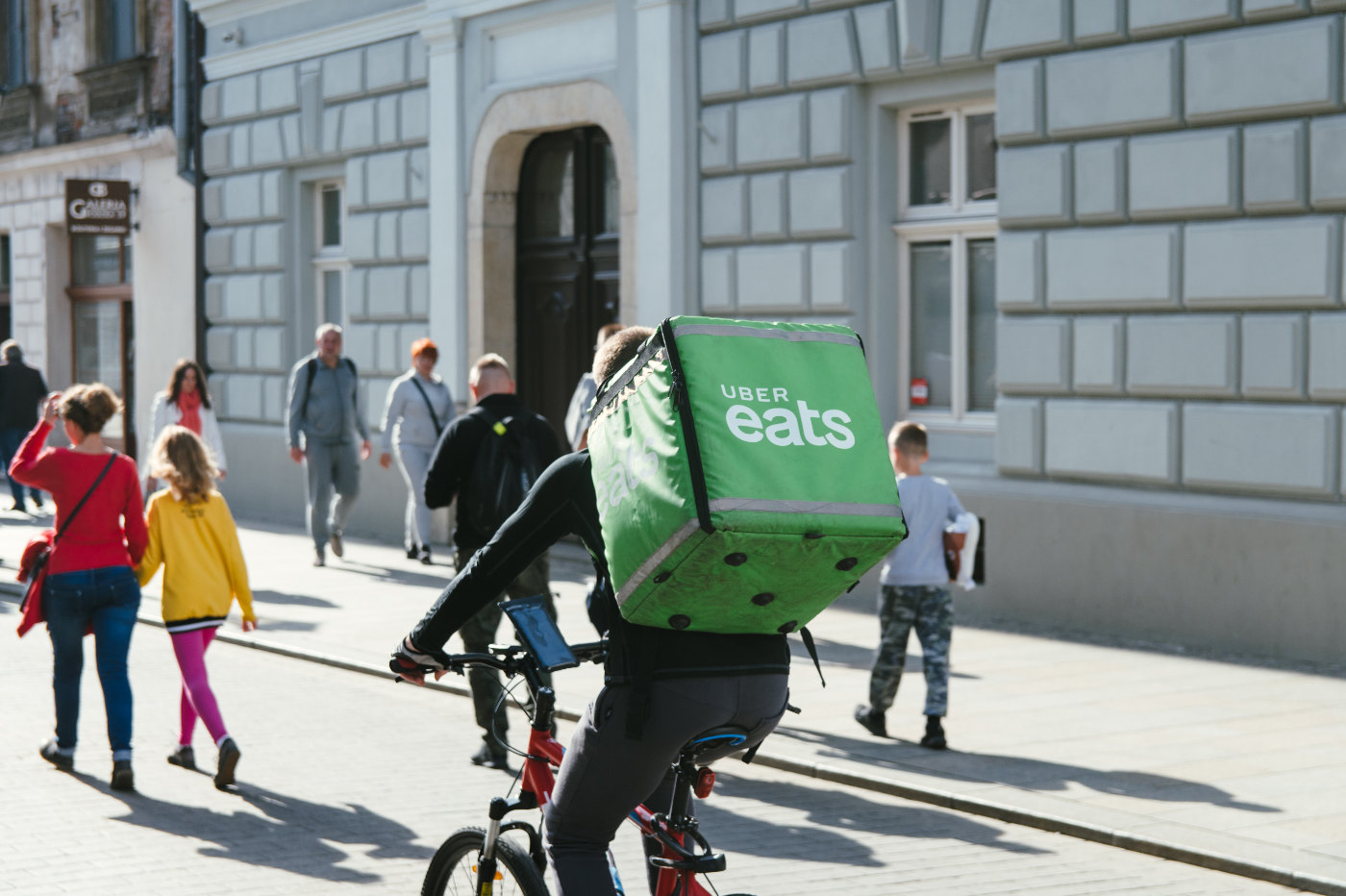 Uber Eats、Deliveroo：政府攻击送货人员，但不攻击平台