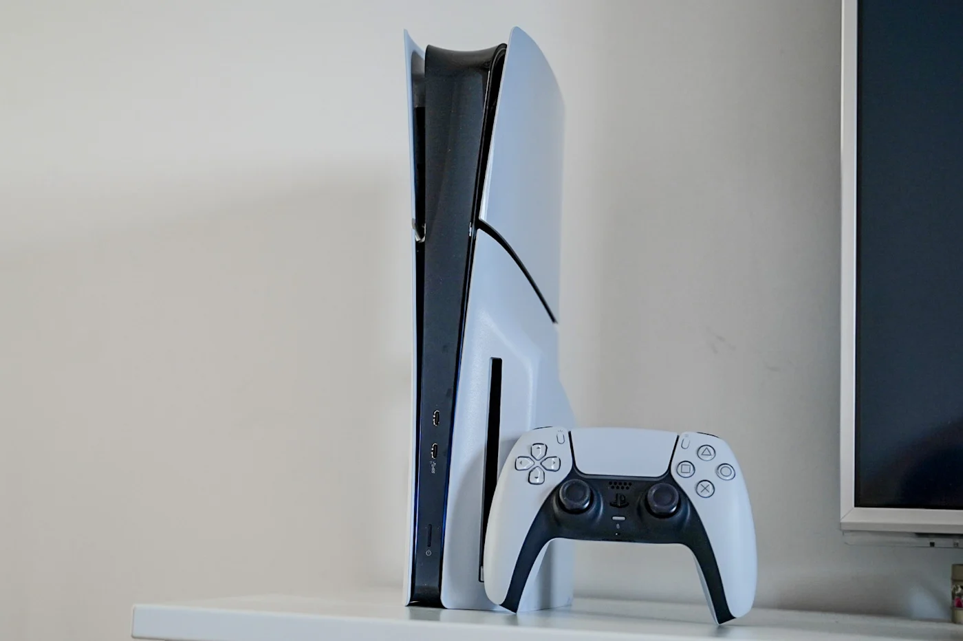 PS5 Slim 測試：新索尼遊戲機到底有什麼變化？