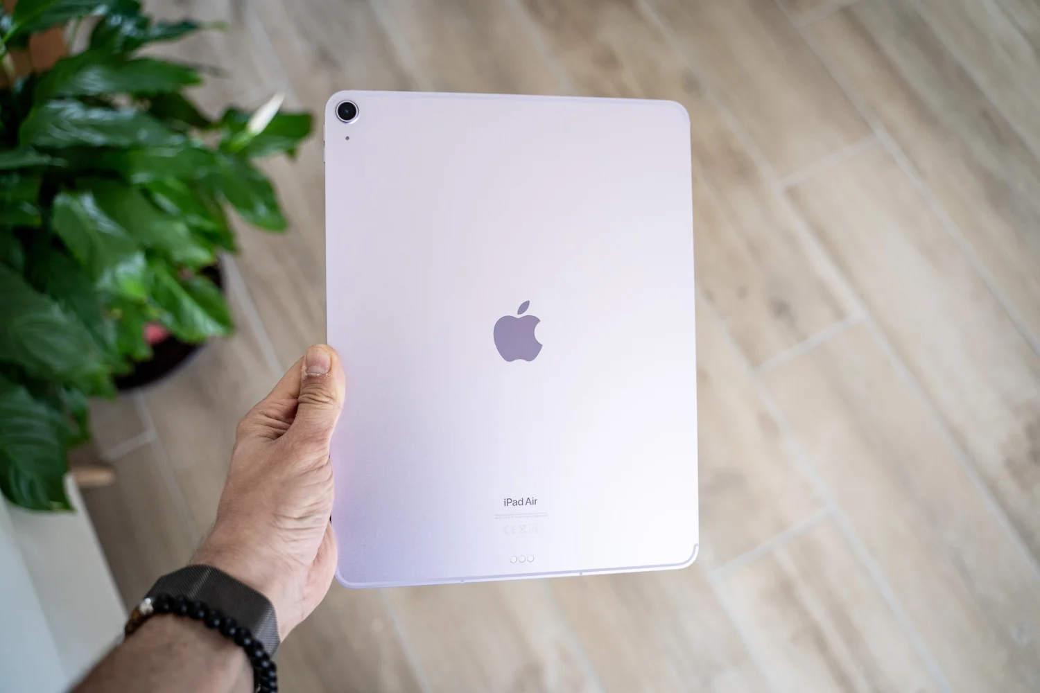 รีวิว iPad Air M2 13”: Pro ที่ไม่เอ่ยชื่อ