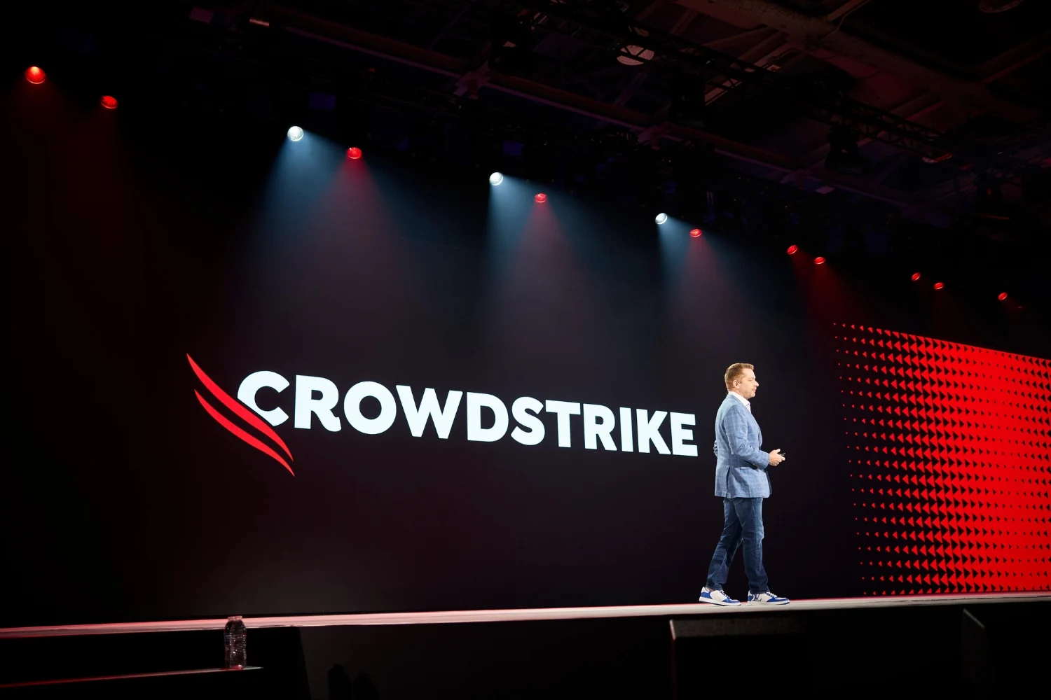 Crowdstrike 是谁，这家可能是微软全球瘫痪的幕后黑手？