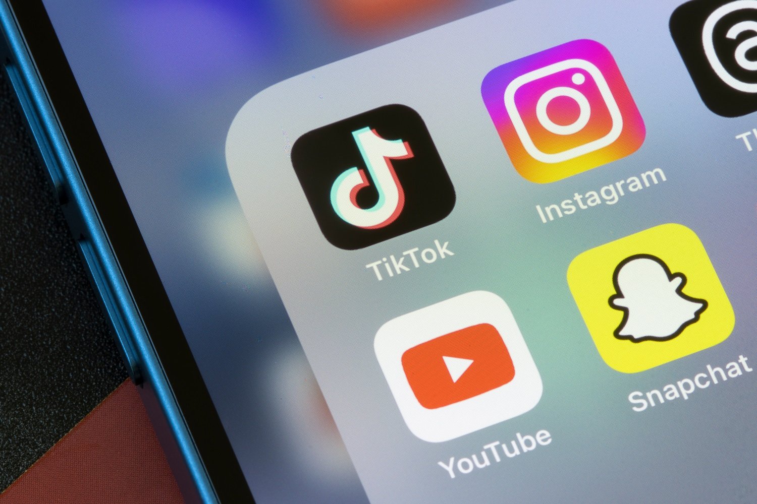 Meta、谷歌、TikTok 和 Snap 必须承担其对儿童成瘾的责任