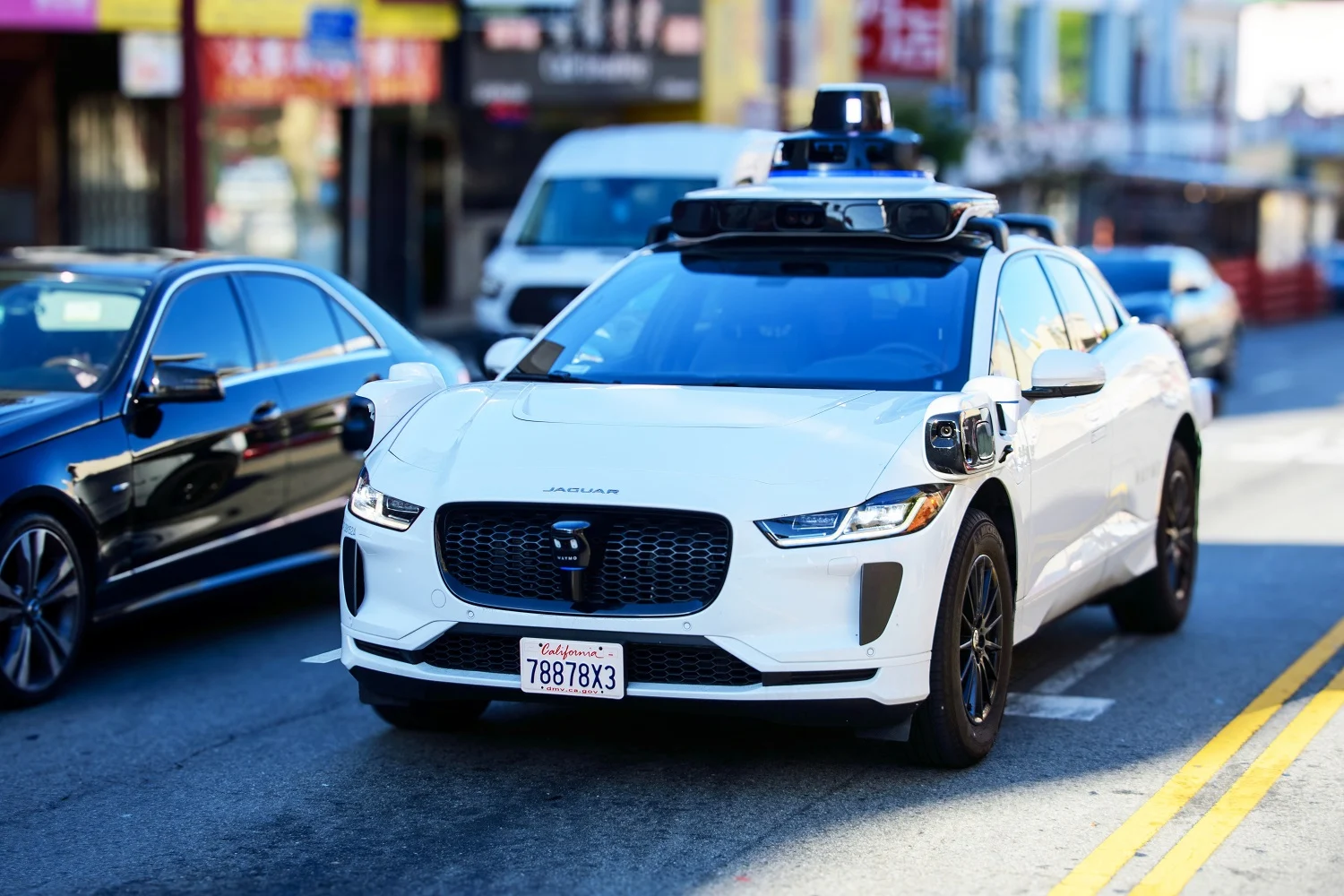 Waymo 首次将其机器人出租车带出美国：目的地是一个梦想