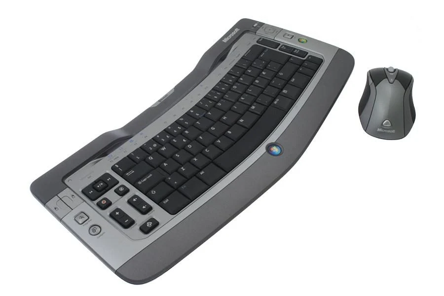 Microsoft 无线娱乐桌面 7000 对应 Logitech MX Keys