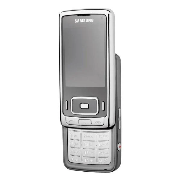 Samsung SGH-G800 กับ Nokia 8110 4G