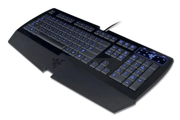 Razer Lycosa 與 Logitech MX Keys