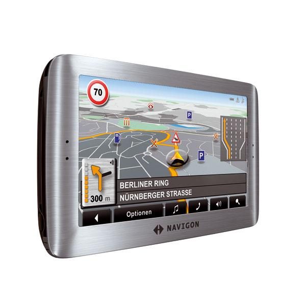 Navigon 8110 ViaMichelin 与 TomTom GO 6200