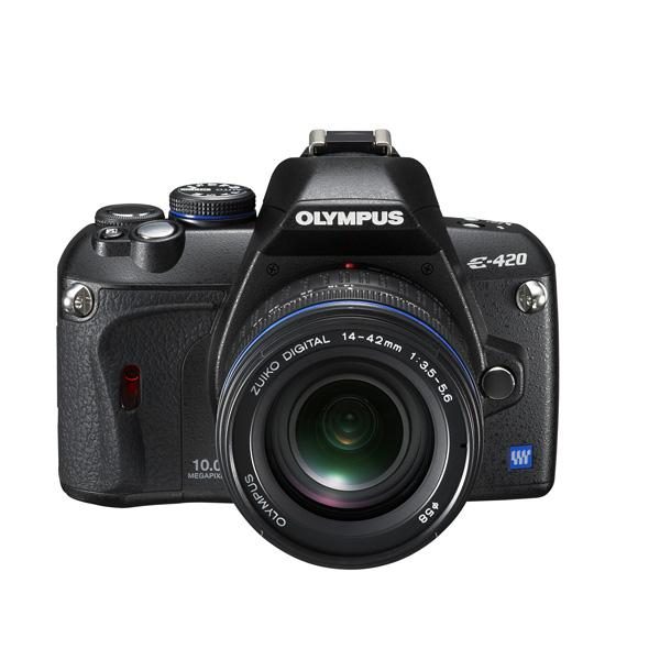 奧林巴斯 E-420 + 變焦 Zuiko Digital 14-42 毫米對比松下 Lumix S1H