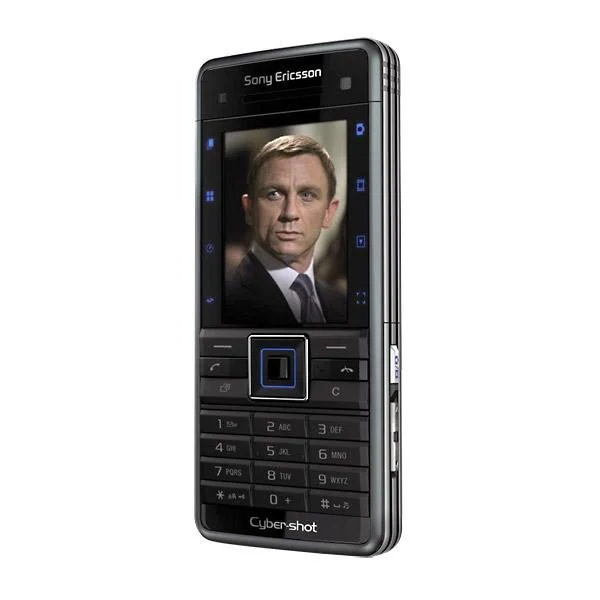 Sony Ericsson C902 Titanium กับ Nokia 3310