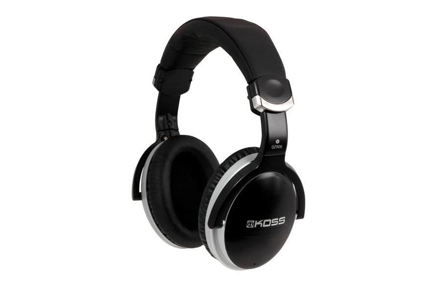 Koss QZ900 contre Ultimate Ears UE 貼合