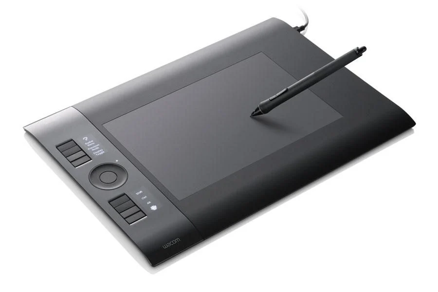 Wacom Intuos 4 M 對比 REKT RGO 辦公桌 140