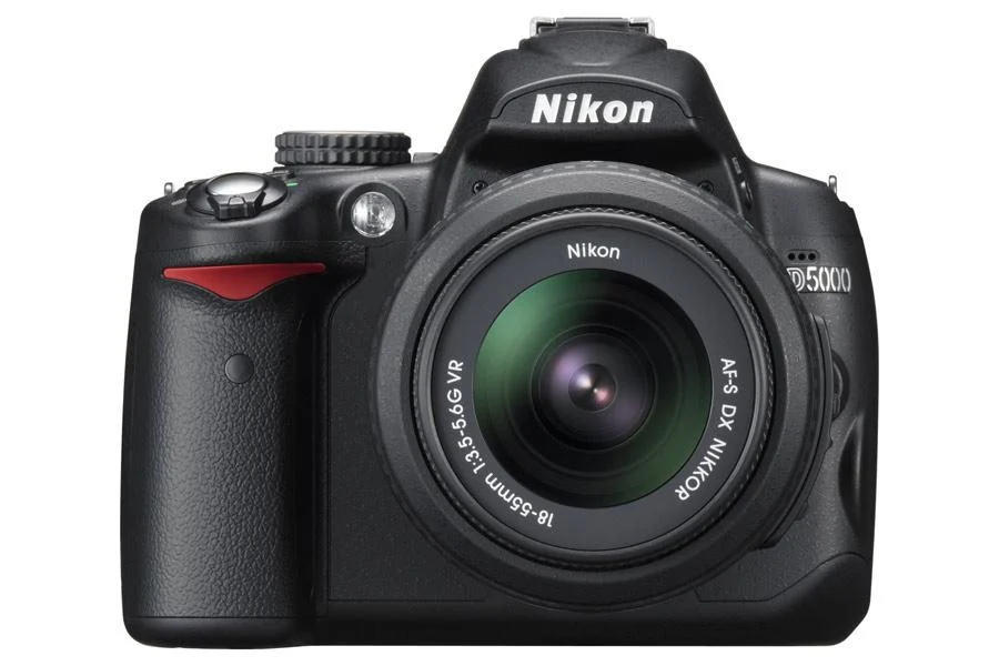 Nikon D5000 + AF-S DX VR 18-55 กับ Panasonic Lumix S1H