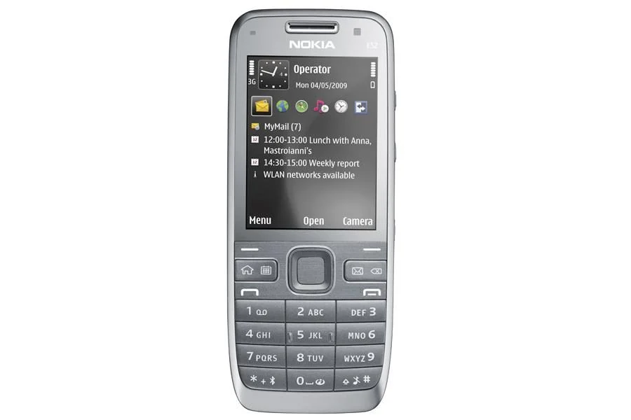 Nokia E52 與三星 Galaxy Z Flip 6