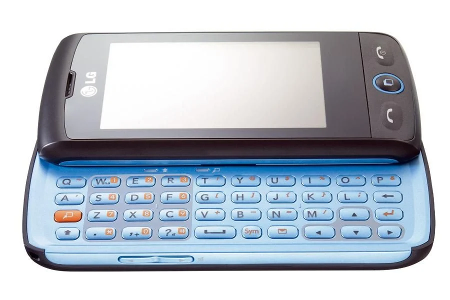 LG GW520 กับโนเกีย 3310