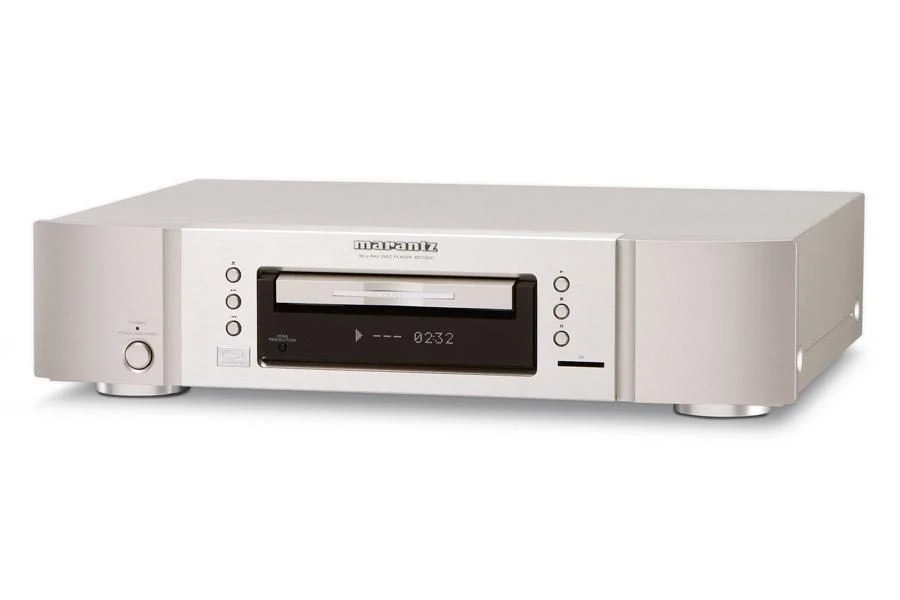 Marantz BD5004 กับ Panasonic DMP-UB900