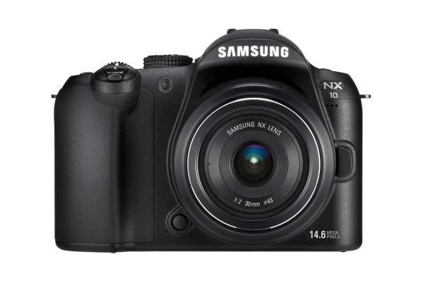 Samsung NX10 กับ Panasonic Lumix G100