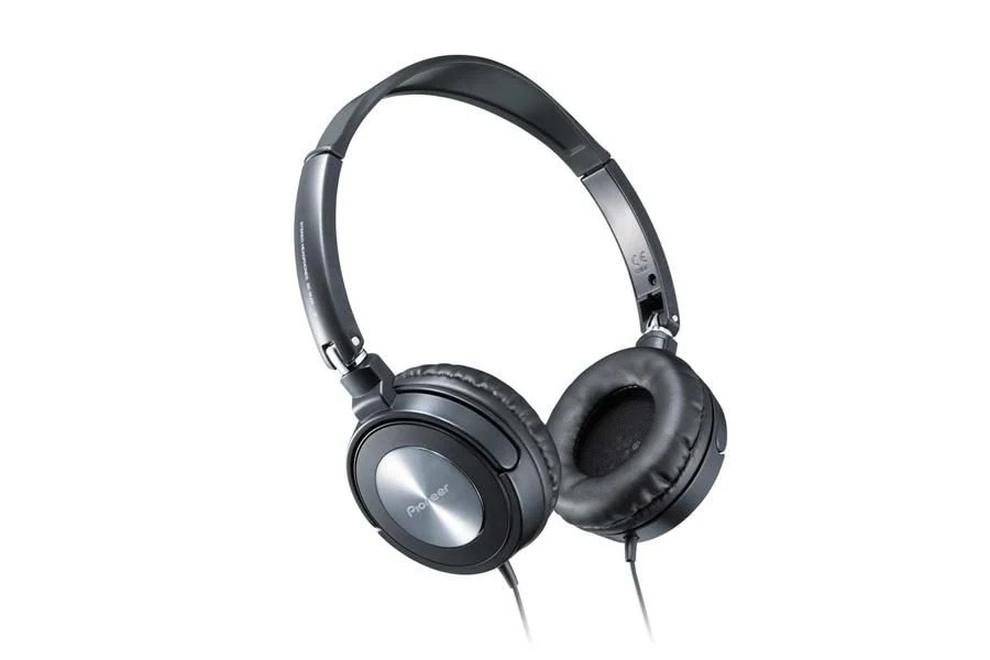 Pioneer SE-MJ31 contre Ultimate Ears UE 贴合