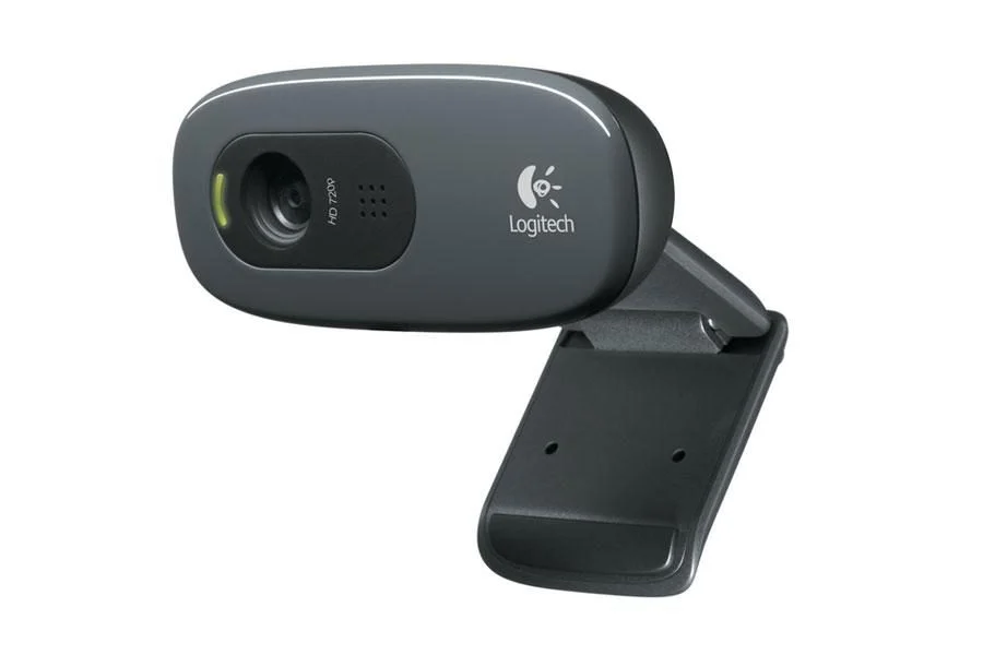 Logitech HD C270 對比 D-Link 無線 N 家用攝影機 DCS-930L