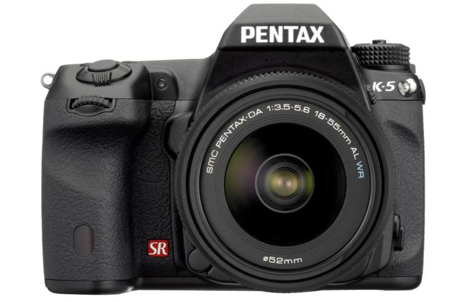 Pentax K-5 พร้อมกล้อง Olympus OM-D E-M1 Mark III