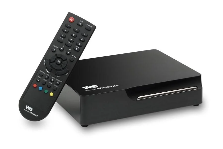 WE (Wedigital) Love WE contre Emtec Movie Cube S900H 