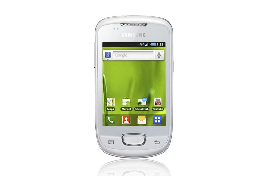 三星 Galaxy Mini S5570 与三星 Galaxy Z Flip 6