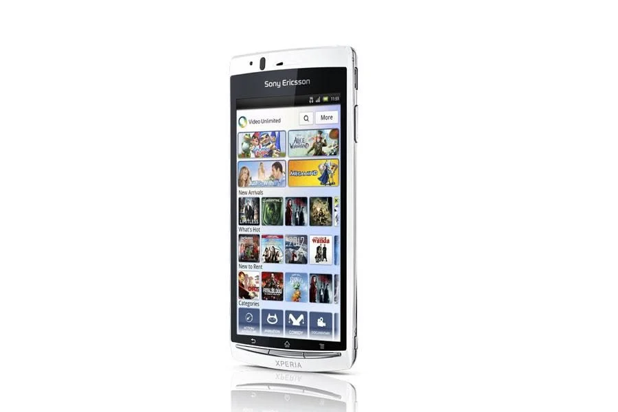 索尼爱立信 Xperia arc S 对比三星 Galaxy Z Flip 6