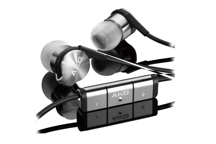 AKG K3003 contre Ultimate Ears UE 適合