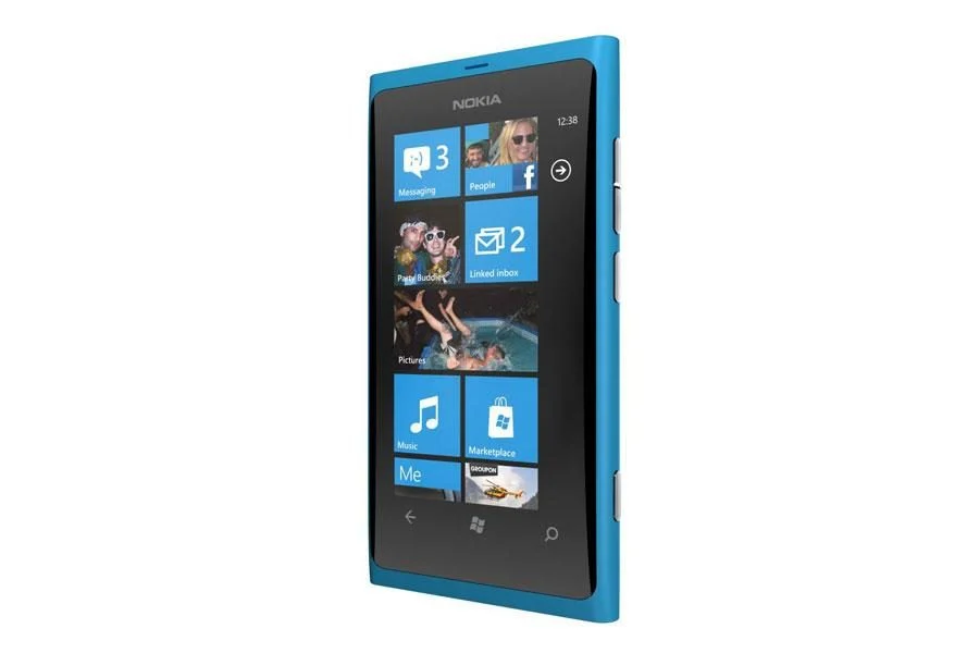 Nokia Lumia 800 與 OnePlus Nord 4