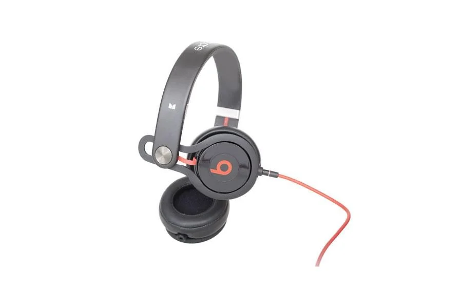 Monster Cable Beats Mixr contre Ultimate Ears UE 適合