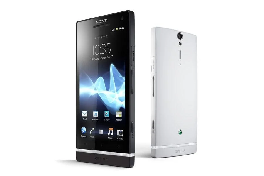 索尼 Xperia S 与三星 Galaxy Z Flip 6