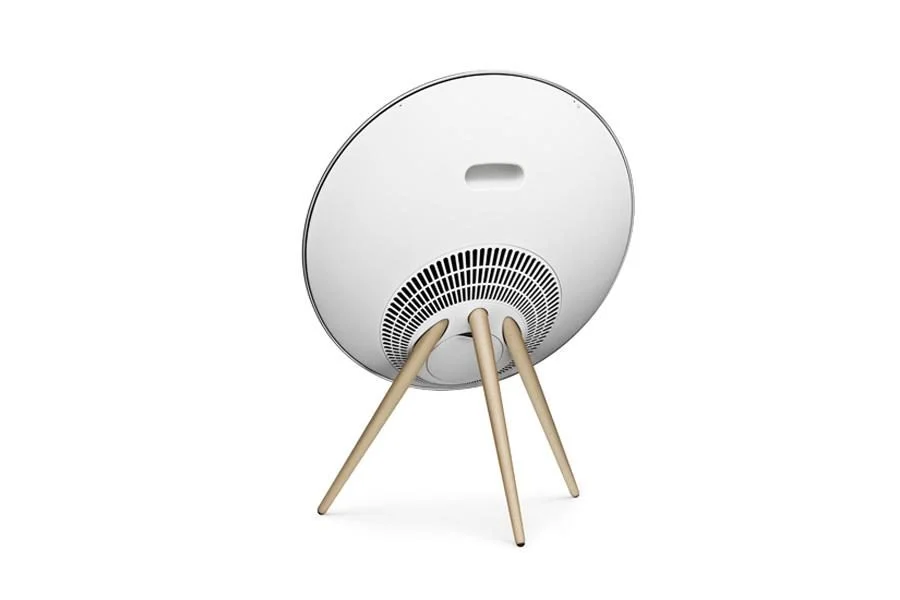 Bang &amp; Olufsen BeoPlay A9 ปะทะ Grundig Jam Earth