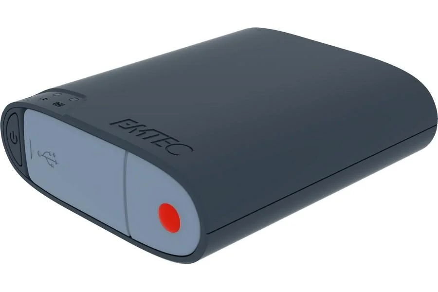 Emtec Power Connect 与 Kingston MobileLite Wireless Pro