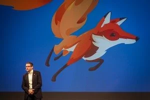 OLED、4K 和 Firefox OS：松下不会放弃电视