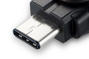 MWC 2015：第一把配備未來可逆 USB 插座的鑰匙！