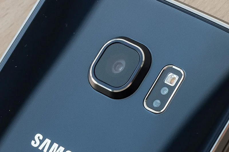 Galaxy S6 และ S6 Edge: เร็วๆ นี้การมาถึงของ RAW และการรับแสงแบบสัมผัส