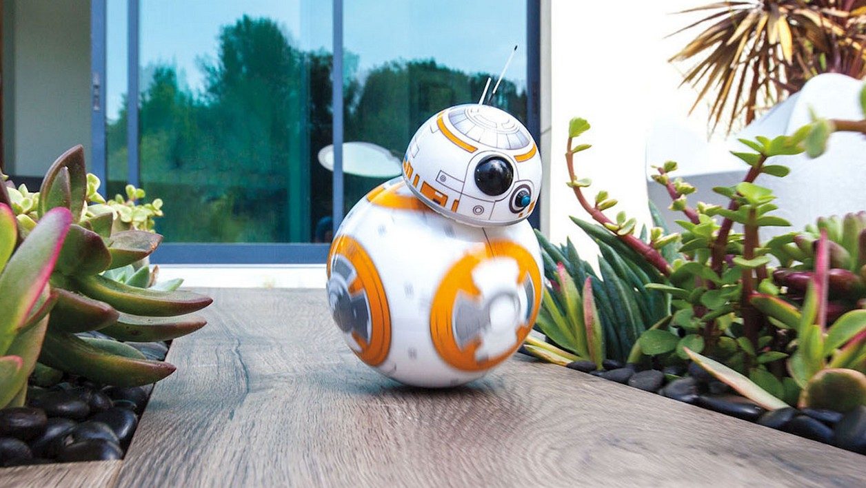 《星際大戰 7》中的機器人 BB-8 來到我們的客廳