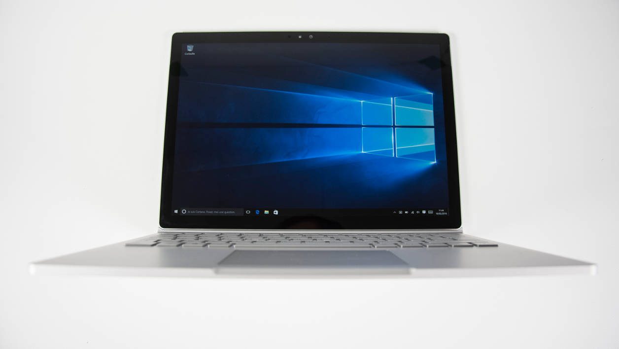 微軟 Surface Book 終於抵達法國