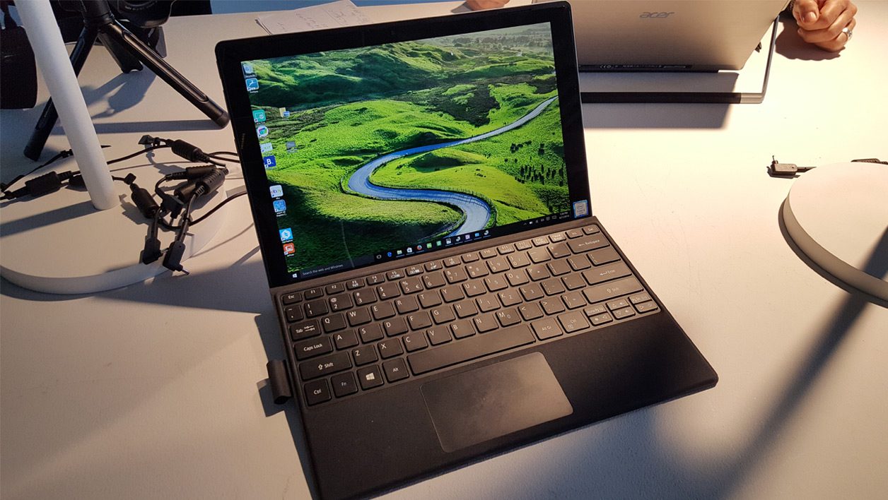 Acer Switch Alpha 12：首次接觸 Microsoft Surface Book 競爭對手