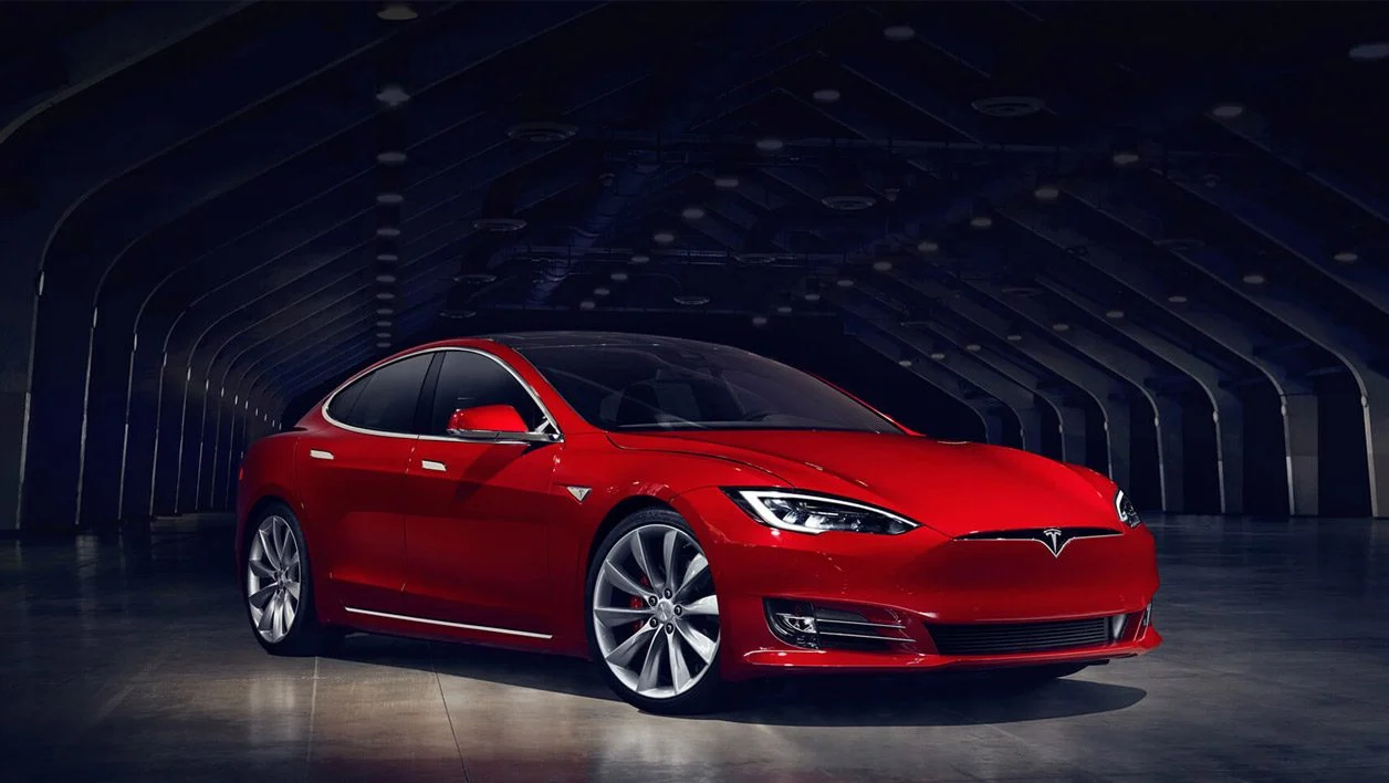 特斯拉 Model S 可以漂浮，但埃隆·马斯克不建议这样做