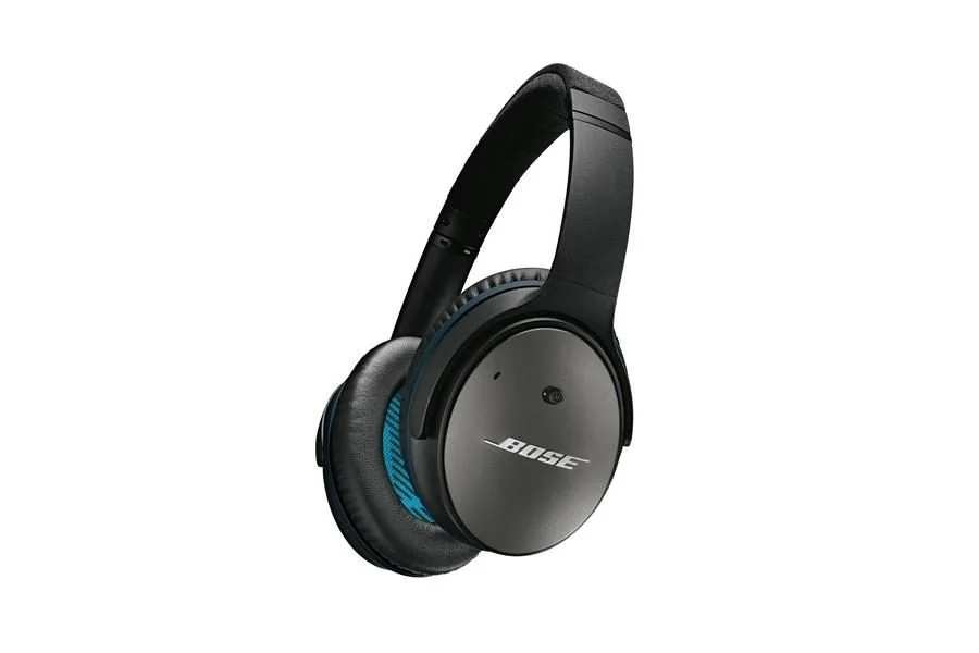 Bose QuietComfort 25 contre Nothing Ear（棒狀）